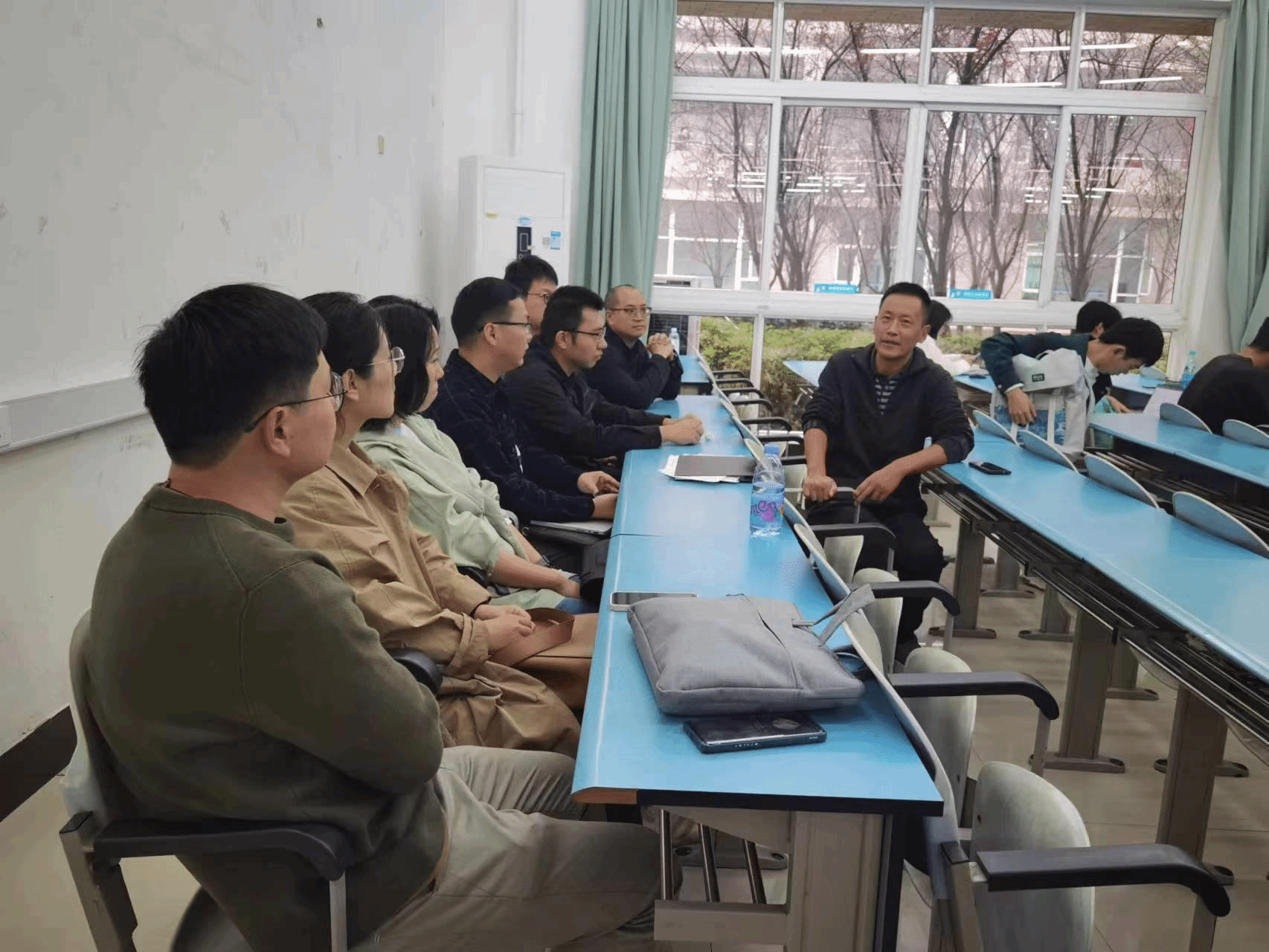 公司举行“新财经”课程系列教学观摩